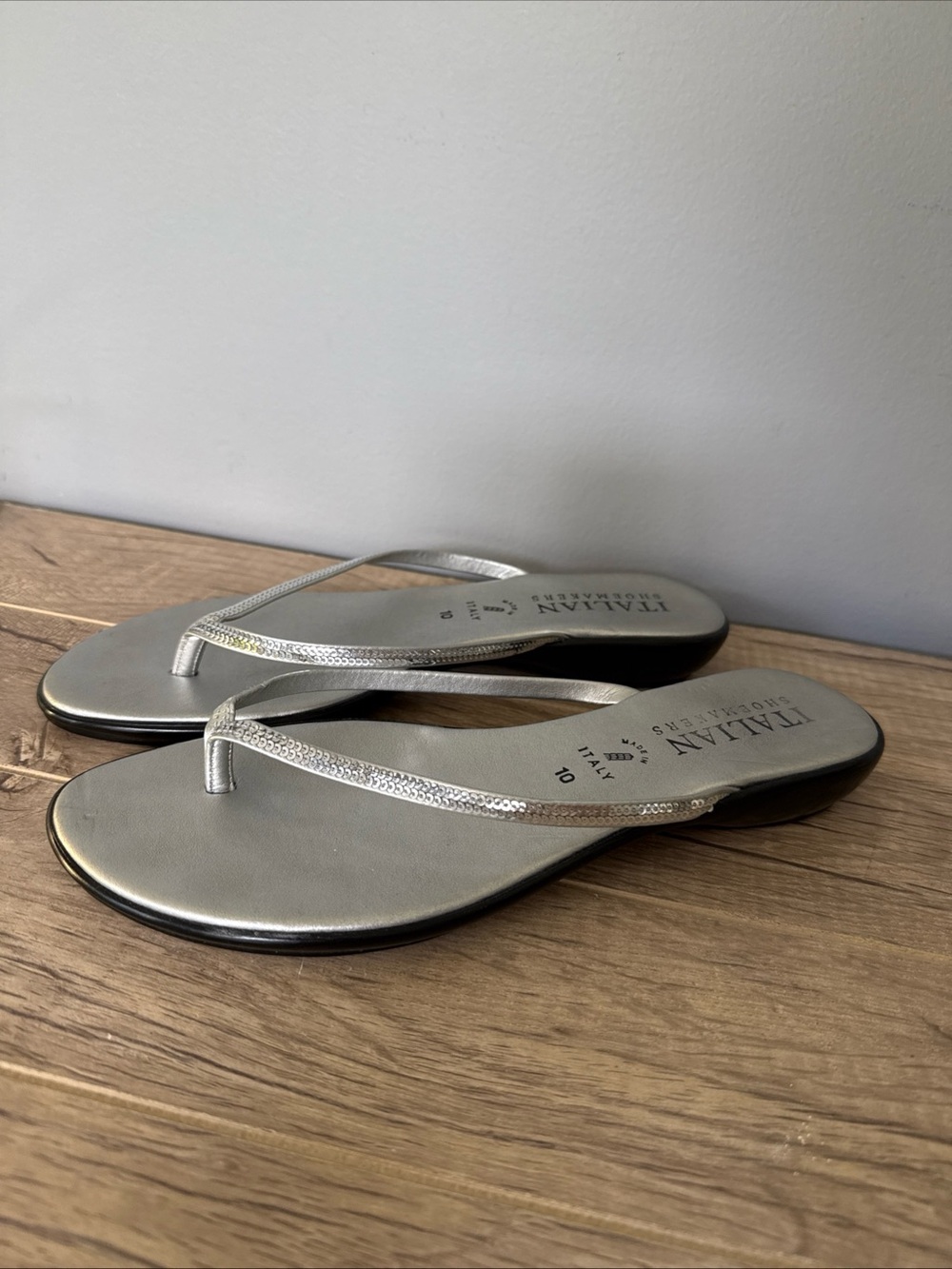 ITALIAN SHOEMAKERS Sandals Women 10 Slide Silver Faux Leather Sequin Embellished